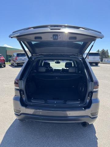 Photo of 2019 Granite Crystal Metallic Clearcoat Jeep Grand Cherokee