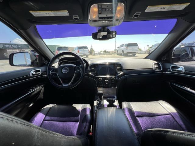 Photo of 2019 Granite Crystal Metallic Clearcoat Jeep Grand Cherokee