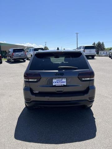 Photo of 2019 Granite Crystal Metallic Clearcoat Jeep Grand Cherokee