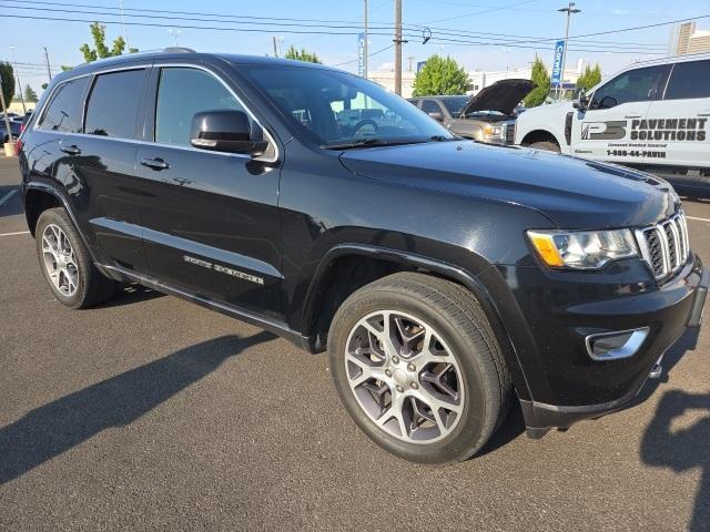 Photo of 2018 Diamond Black Jeep Grand Cherokee
