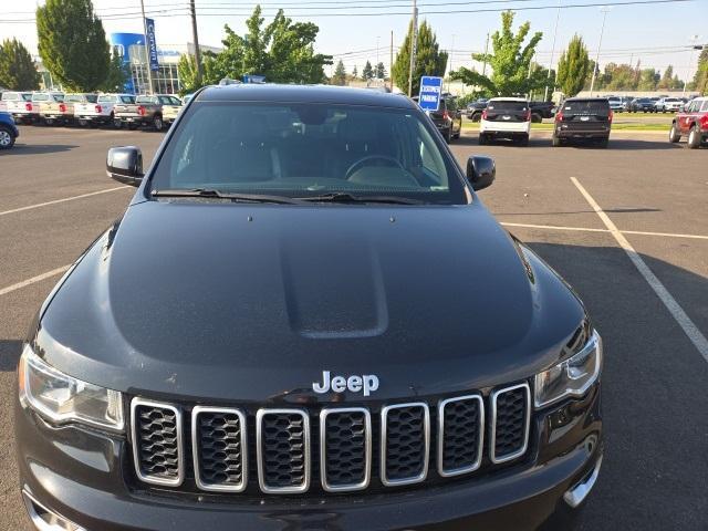 Photo of 2018 Diamond Black Jeep Grand Cherokee