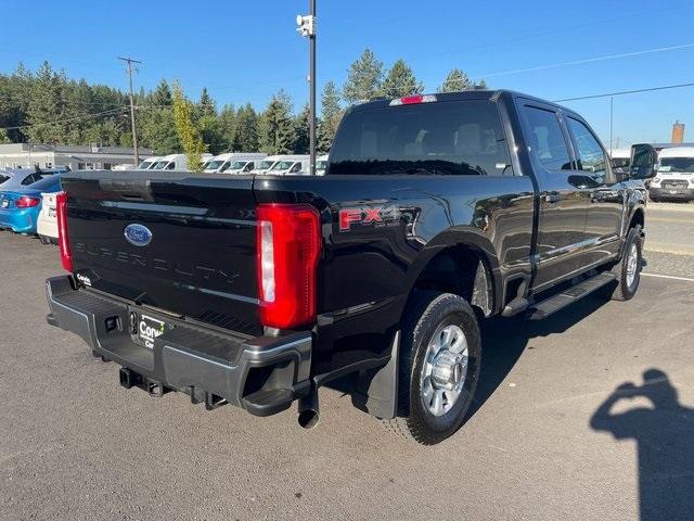 Photo of 2024 Agate Black Metallic Ford F-250