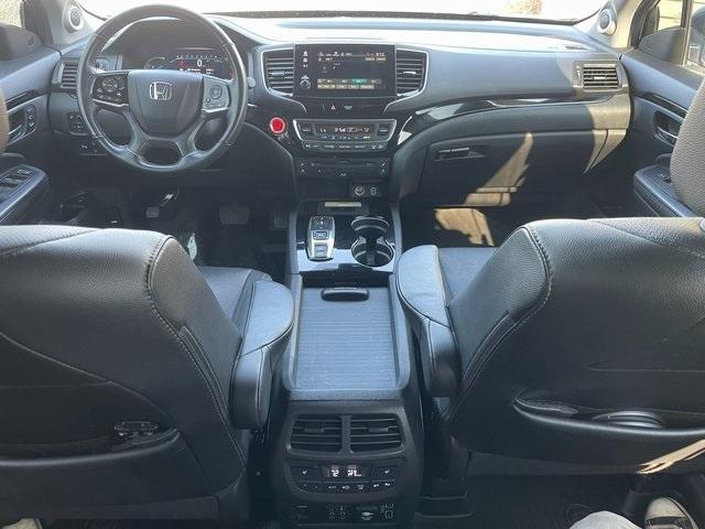 Photo of 2020 Lunar Silver Metallic Honda Pilot