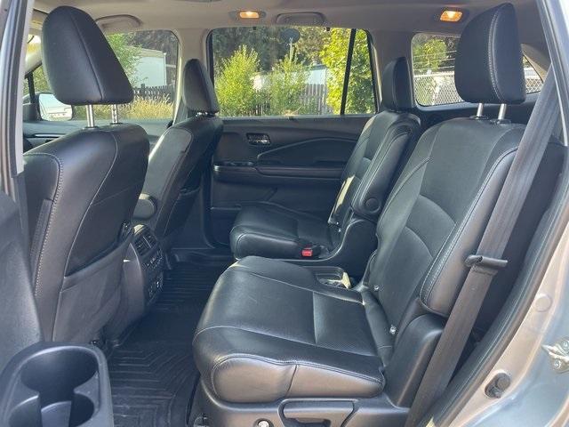 Photo of 2020 Lunar Silver Metallic Honda Pilot