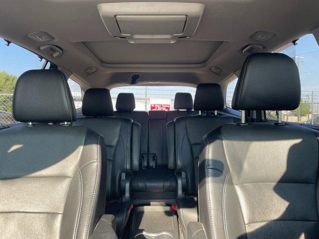 Photo of 2020 Lunar Silver Metallic Honda Pilot