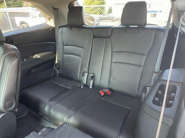 Photo of 2020 Lunar Silver Metallic Honda Pilot