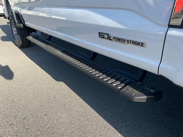 Photo of 2025 Oxford White Ford F-250