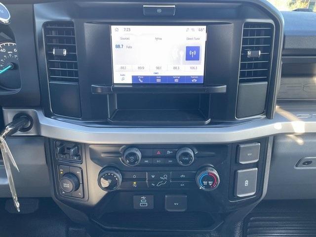 Photo of 2025 Oxford White Ford F-250