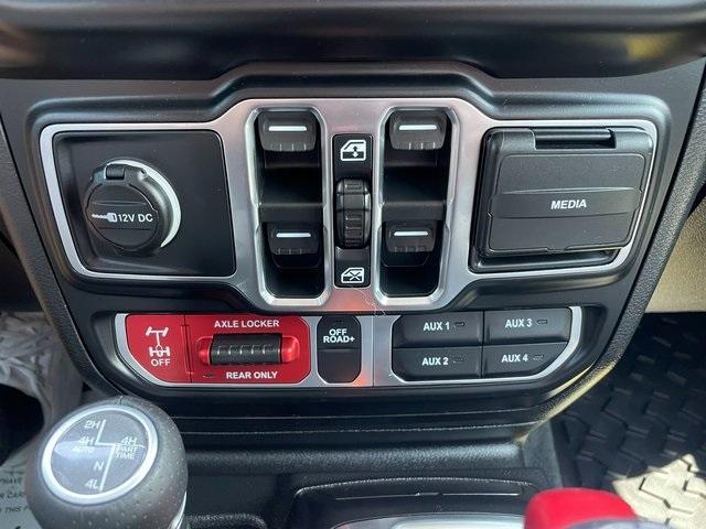 Photo of 2021 Snazzberry Pearlcoat Jeep Gladiator