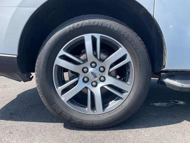 Photo of 2022 Oxford White Ford Expedition Max