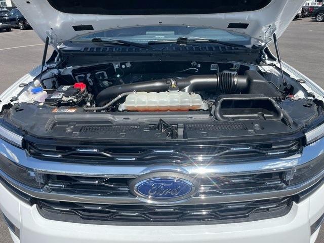 Photo of 2022 Oxford White Ford Expedition Max