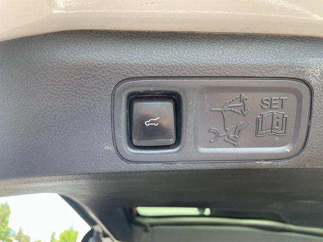 Photo of 2022 Oxford White Ford Expedition Max