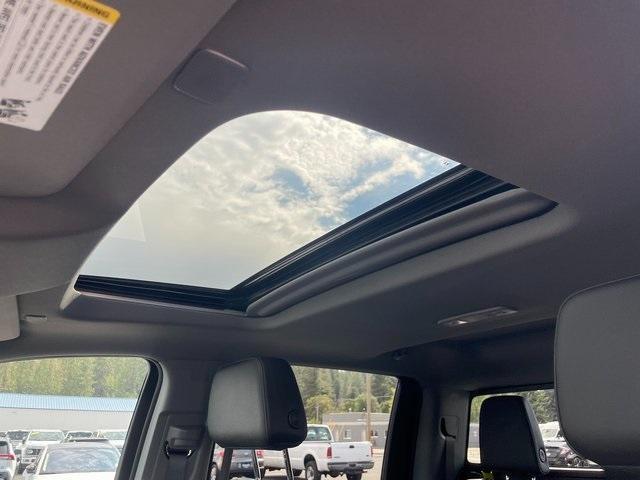 Photo of 2025 Summit White Chevrolet Silverado 3500