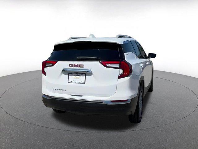 Photo of 2023 Summit White GMC Terrain
