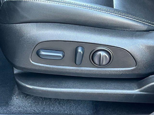 Photo of 2023 Summit White GMC Terrain