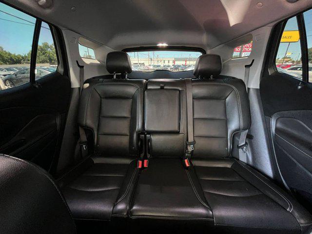 Photo of 2023 Summit White GMC Terrain
