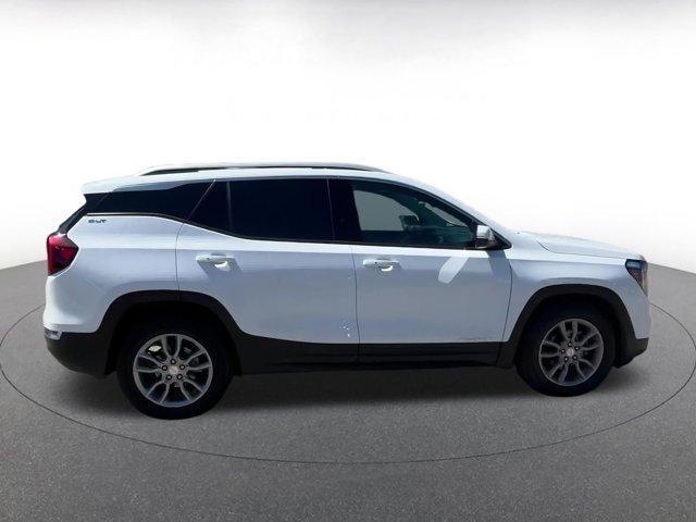 Photo of 2023 Summit White GMC Terrain