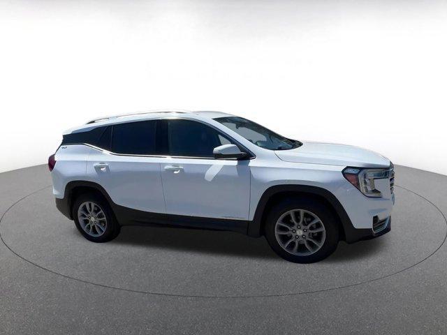 Photo of 2023 Summit White GMC Terrain