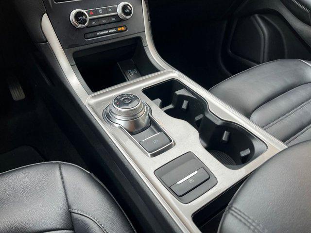 Photo of 2024 Iconic Silver Metallic Ford Edge