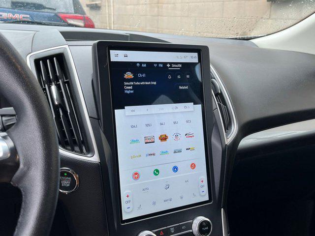 Photo of 2024 Iconic Silver Metallic Ford Edge