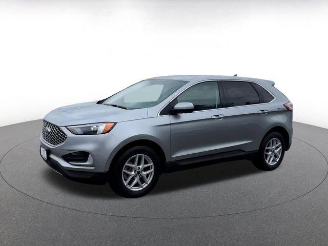 Photo of 2024 Iconic Silver Metallic Ford Edge