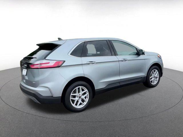 Photo of 2024 Iconic Silver Metallic Ford Edge