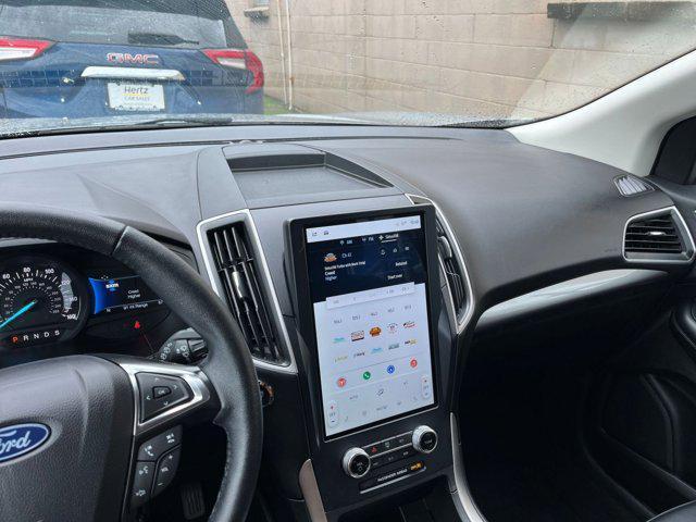 Photo of 2024 Iconic Silver Metallic Ford Edge