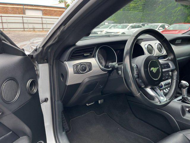 Photo of 2023 Iconic Silver Metallic Ford Mustang
