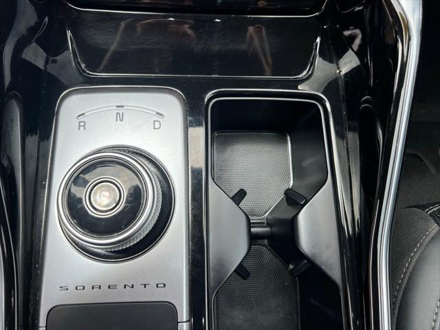 Photo of 2022  Kia Sorento Plug-In Hybrid