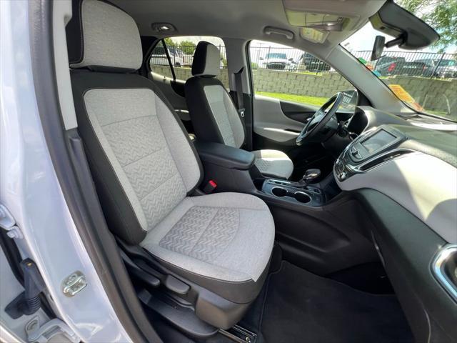 Photo of 2023 Summit White Chevrolet Equinox