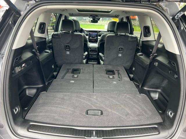 Photo of 2023  Jeep Grand Cherokee L