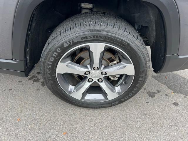 Photo of 2023  Jeep Grand Cherokee L