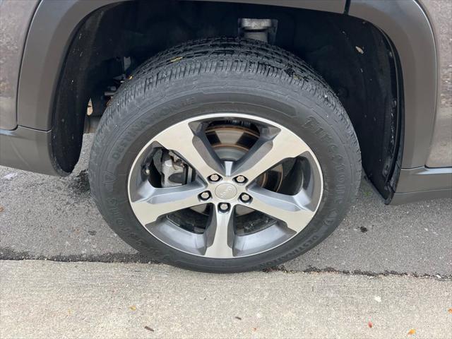 Photo of 2023  Jeep Grand Cherokee L