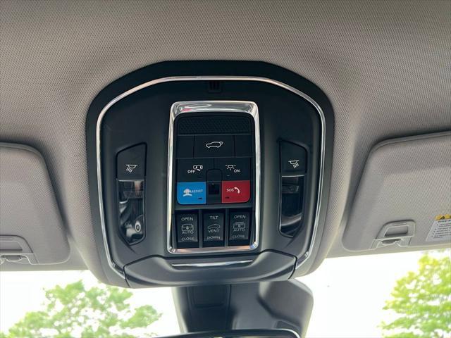 Photo of 2023  Jeep Grand Cherokee L