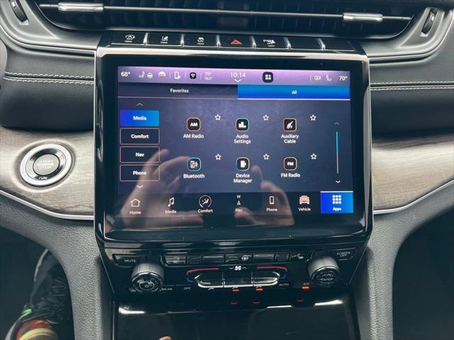 Photo of 2023  Jeep Grand Cherokee L