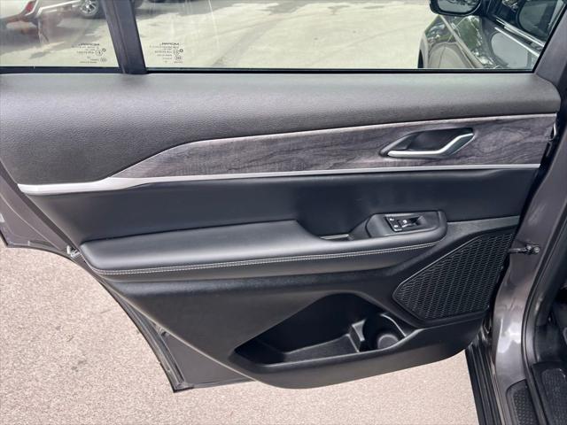 Photo of 2023  Jeep Grand Cherokee L