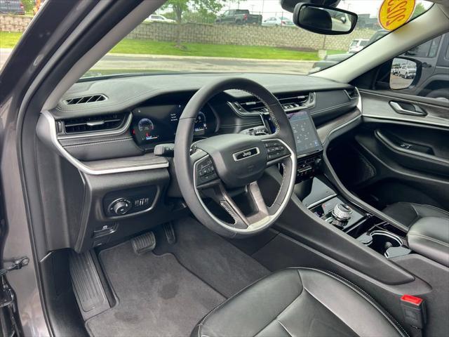 Photo of 2023  Jeep Grand Cherokee L