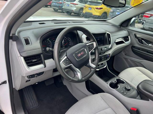 Photo of 2023 Summit White GMC Terrain