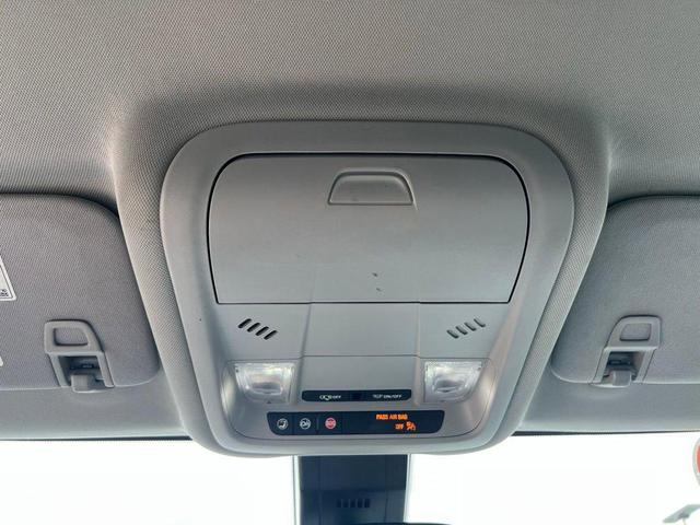 Photo of 2023 Summit White GMC Terrain