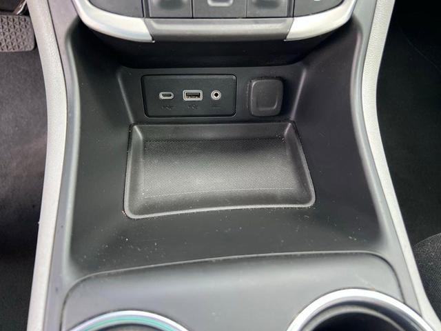 Photo of 2023 Summit White GMC Terrain