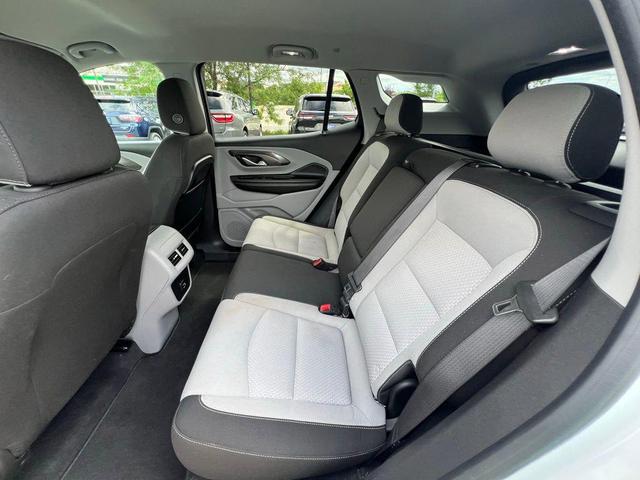 Photo of 2023 Summit White GMC Terrain