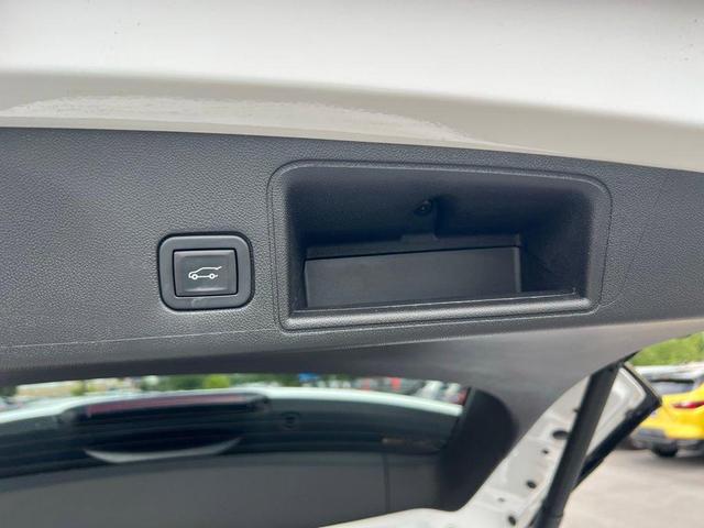 Photo of 2023 Summit White GMC Terrain