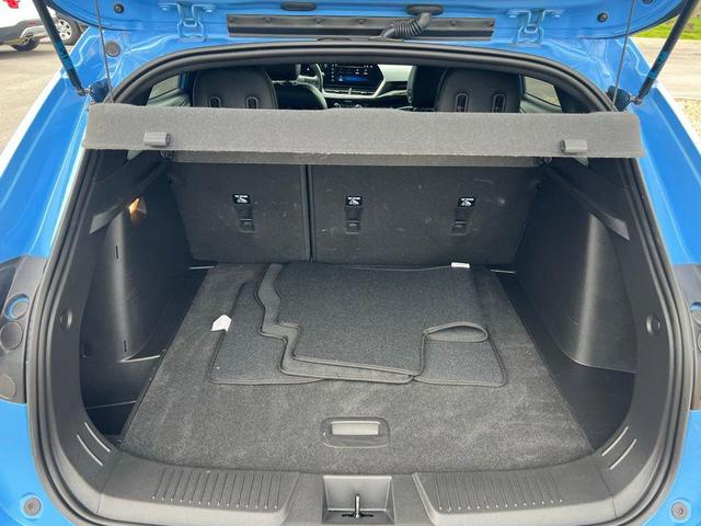 Photo of 2024 Fountain Blue Chevrolet Trax
