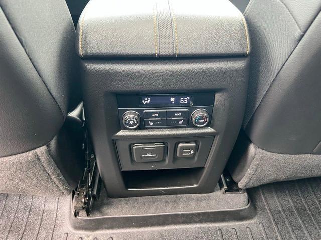 Photo of 2021 Mosaic Black Metallic Chevrolet Traverse
