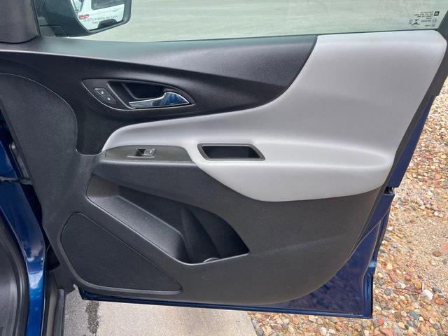 Photo of 2023 Blue Glow Metallic Chevrolet Equinox