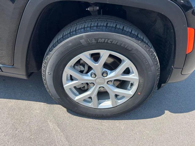 Photo of 2023  Jeep Grand Cherokee