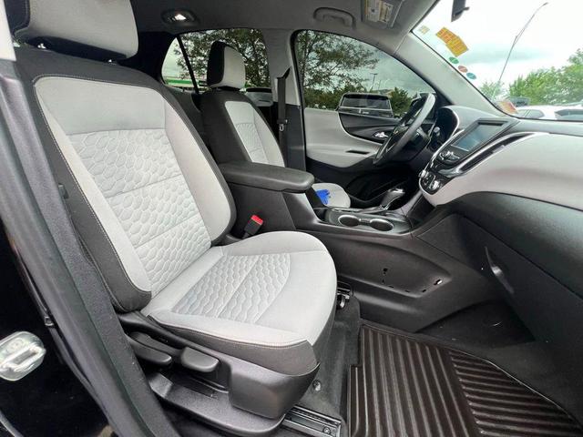 Photo of 2018 Mosaic Black Metallic Chevrolet Equinox