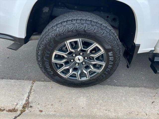 Photo of 2023 Summit White Chevrolet Colorado