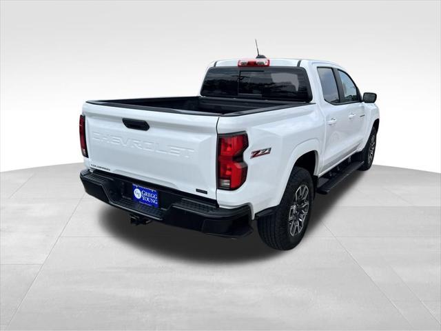 Photo of 2023 Summit White Chevrolet Colorado