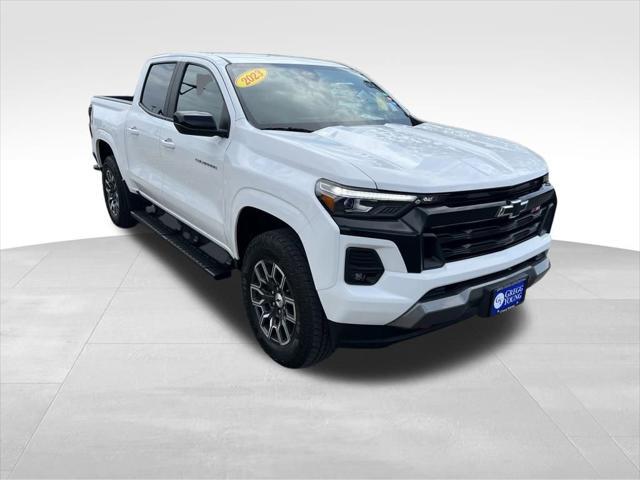 Photo of 2023 Summit White Chevrolet Colorado